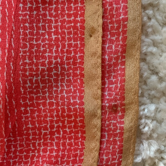 Vintage VERA NEUMANN ladies floral scarf!  52” x 16” - Picture 6 of 6